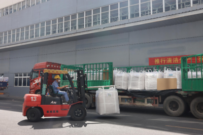 搶工期趕進(jìn)度 抓生產(chǎn)忙建設(shè)——贛縣區(qū)掀起生產(chǎn)、建設(shè)熱潮，道路貨物運(yùn)輸高效暢通