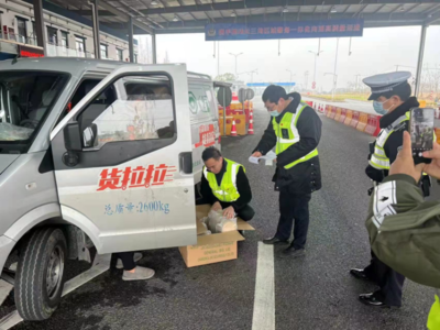 青浦區開展春節前夕市境公路道口聯合專項檢查行動 保障三農道路貨物運輸安全